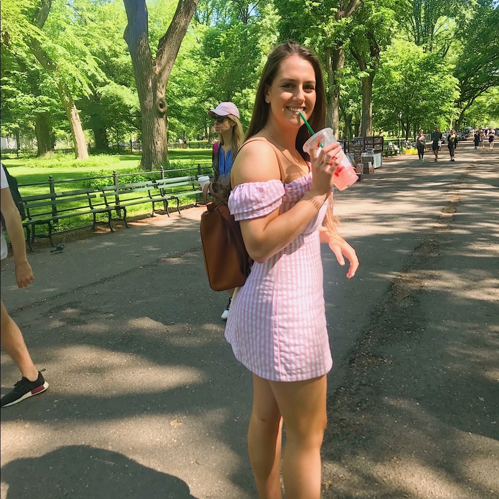 Meet your Posher, Erika - Picture 2 of 6
